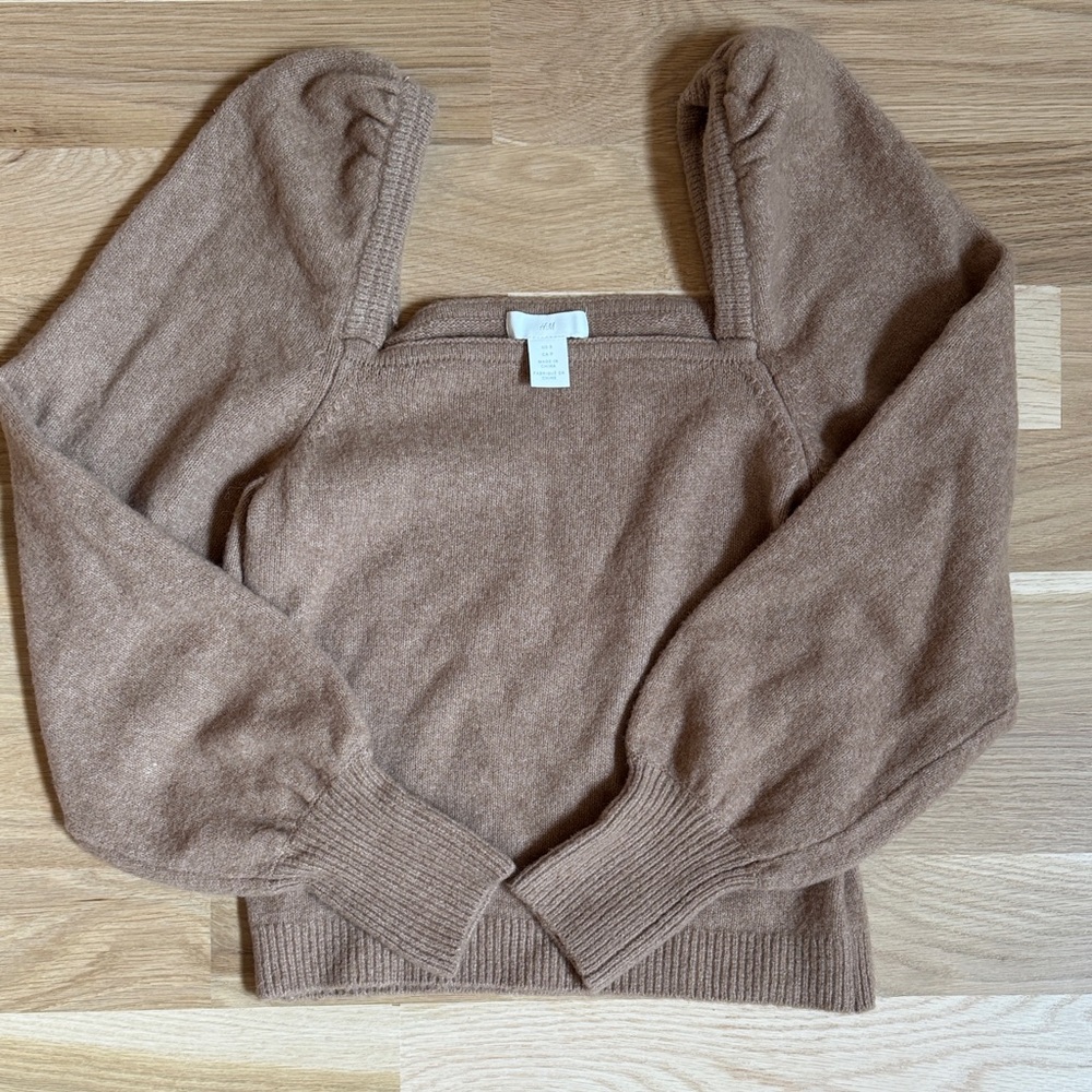 H&M square neck sweater with puff sleeves
